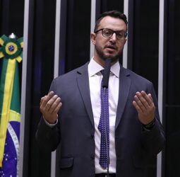 Delegado Matheus Laiola